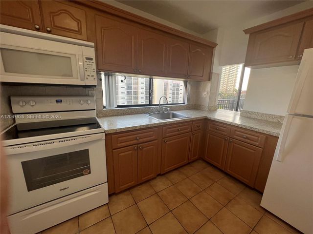 17011 N Bay Rd 816, Sunny Isles Beach, FL 33160