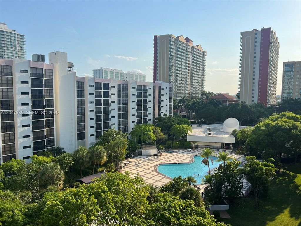 17011 N Bay Rd 816, Sunny Isles Beach, FL 33160