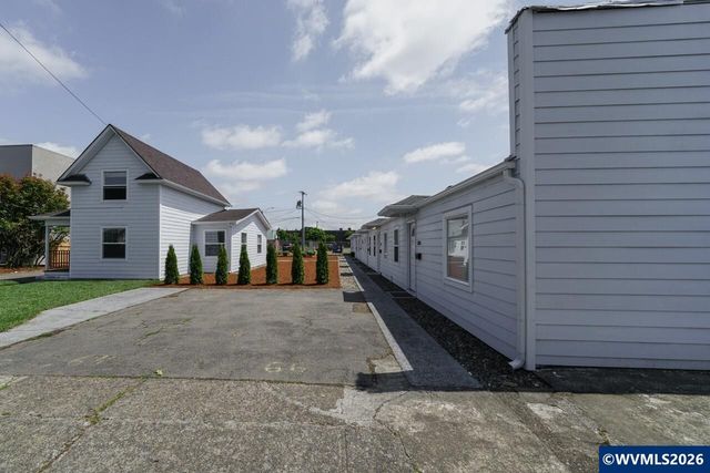 1348-1366 12th St SE, Salem, OR 97302