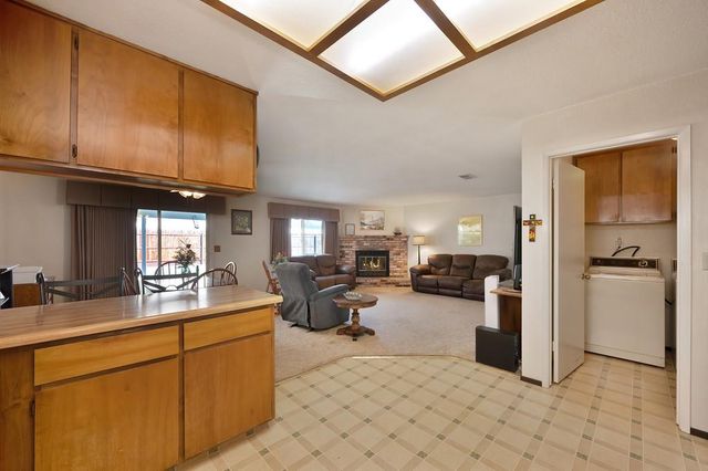 699 Nancy Dr, Ripon, CA 95366