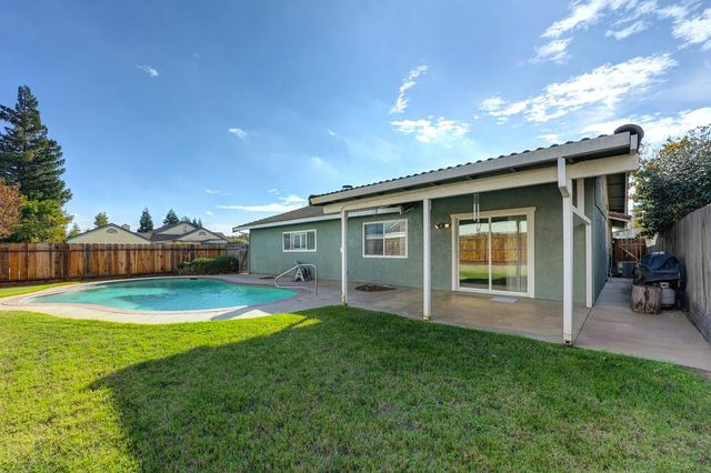 699 Nancy Dr, Ripon, CA 95366