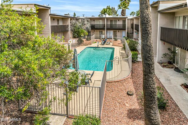 1828 W TUCKEY Lane 13, Phoenix, AZ 85015