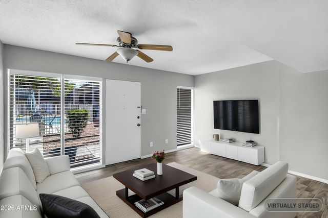 1828 W TUCKEY Lane 13, Phoenix, AZ 85015