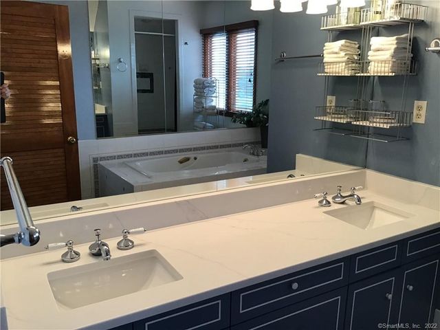 105 Elm Street Main, Stonington, CT 06378