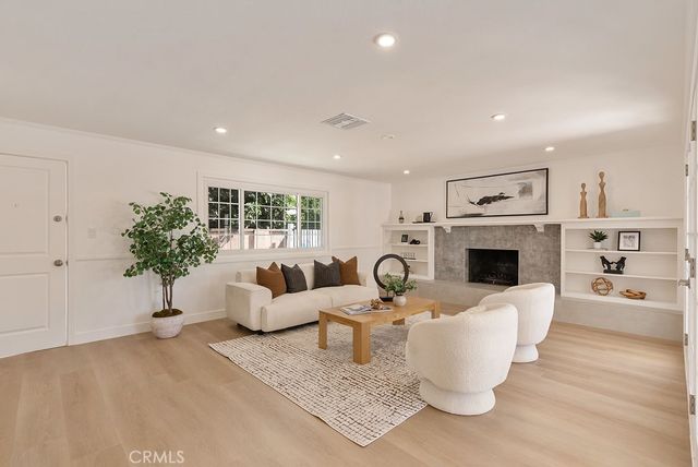 2608 W Palais Road, Anaheim, CA 92804