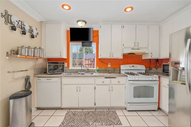 1949 Cottonwood, Colton, CA 92324