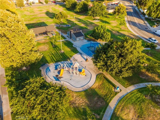 1949 Cottonwood, Colton, CA 92324