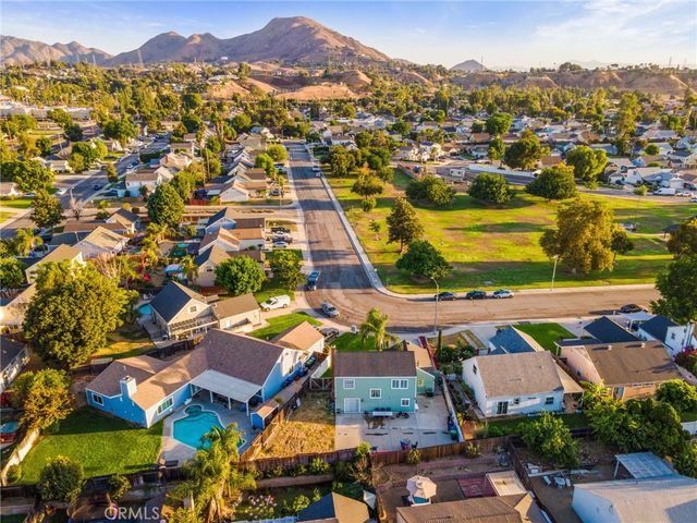 1949 Cottonwood, Colton, CA 92324