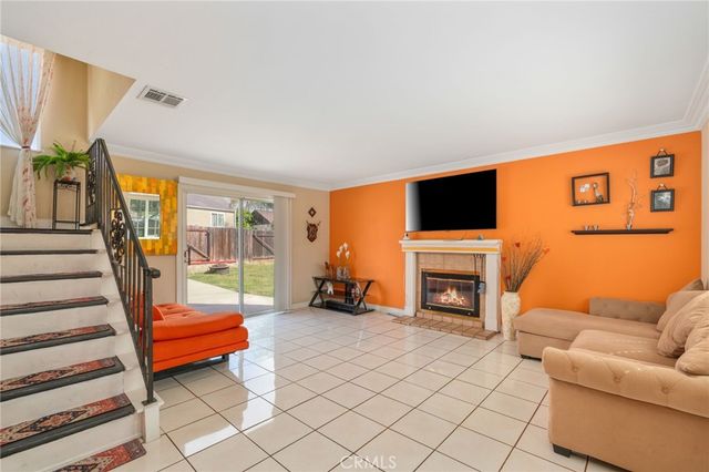 1949 Cottonwood, Colton, CA 92324