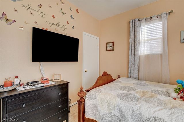 10368 Rocky Waters Avenue, Las Vegas, NV 89129