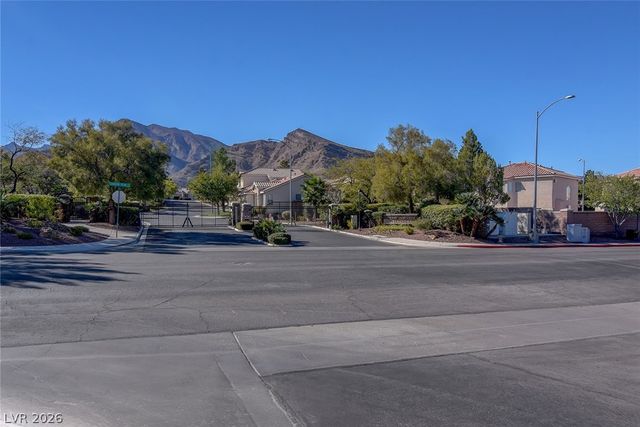 10368 Rocky Waters Avenue, Las Vegas, NV 89129