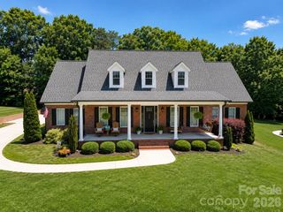 1550 Laudun Drive, Lincolnton, NC 28092