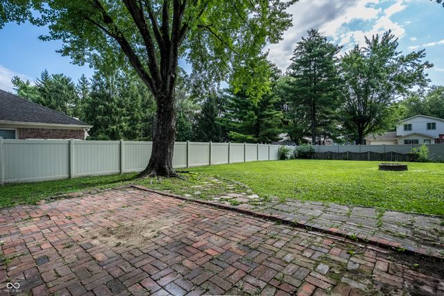 7231 Dean Road, Indianapolis, IN 46240