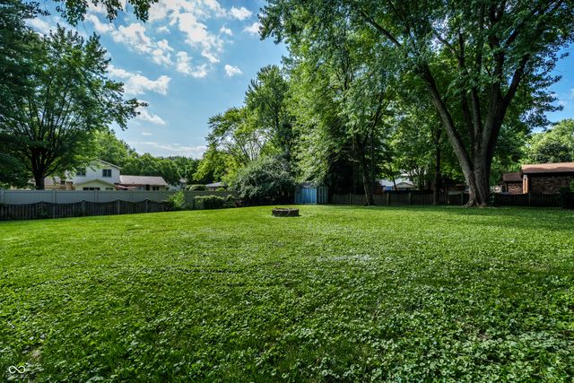 7231 Dean Road, Indianapolis, IN 46240