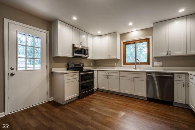 7231 Dean Road, Indianapolis, IN 46240