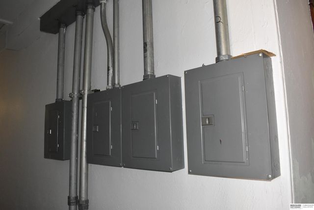 328-338 N Oakland Avenue, Oakland, NE 68045