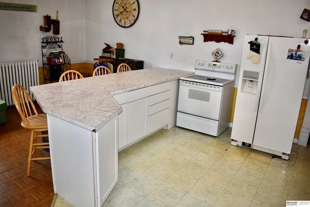 328-338 N Oakland Avenue, Oakland, NE 68045