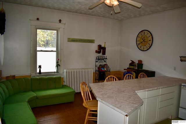 328-338 N Oakland Avenue, Oakland, NE 68045