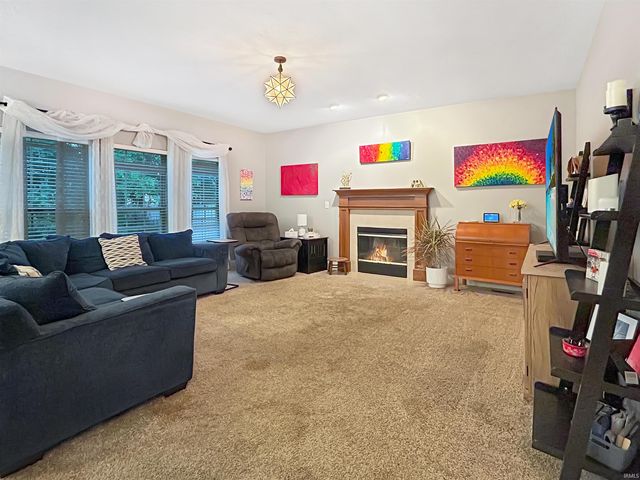 1909 Kyverdale Drive, Lafayette, IN 47909