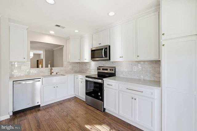 900 HIDDEN MOSS DR, Cockeysville, MD 21030