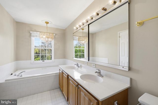 900 HIDDEN MOSS DR, Cockeysville, MD 21030