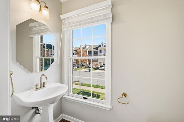 900 HIDDEN MOSS DR, Cockeysville, MD 21030