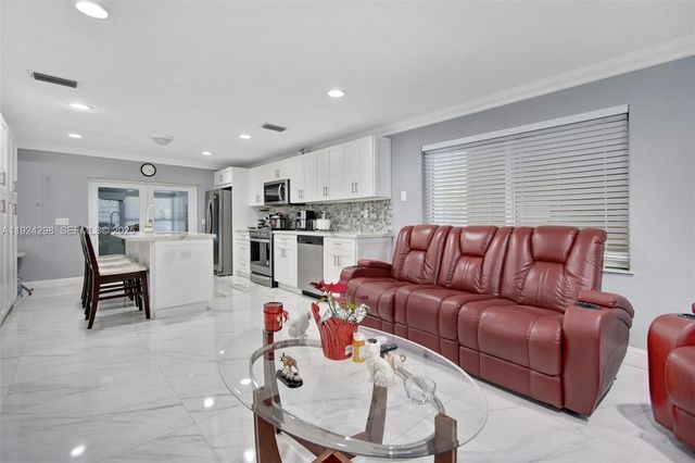 9980 SW 37th Ter, Miami, FL 33165