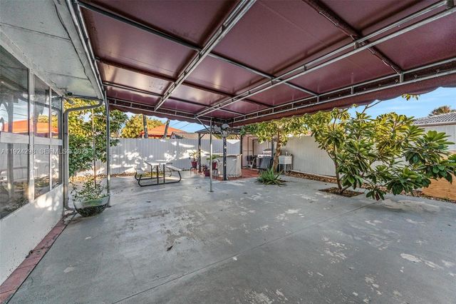 9980 SW 37th Ter, Miami, FL 33165