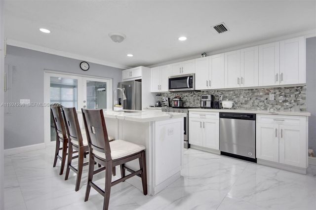 9980 SW 37th Ter, Miami, FL 33165