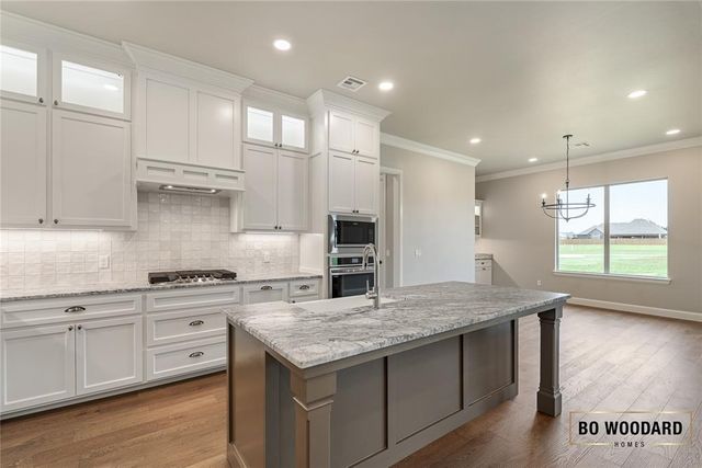 2217 W Cole Drive, Mustang, OK 73064