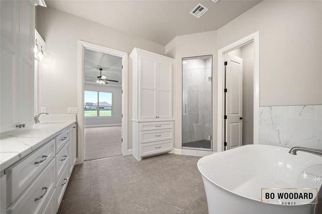2217 W Cole Drive, Mustang, OK 73064