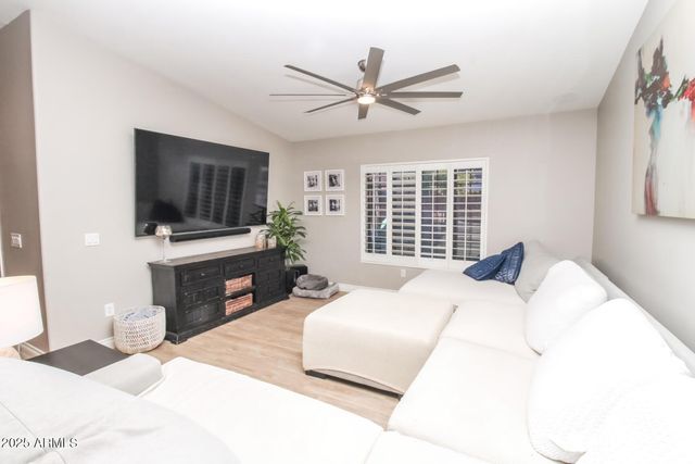 907 E SAN REMO Avenue, Gilbert, AZ 85234