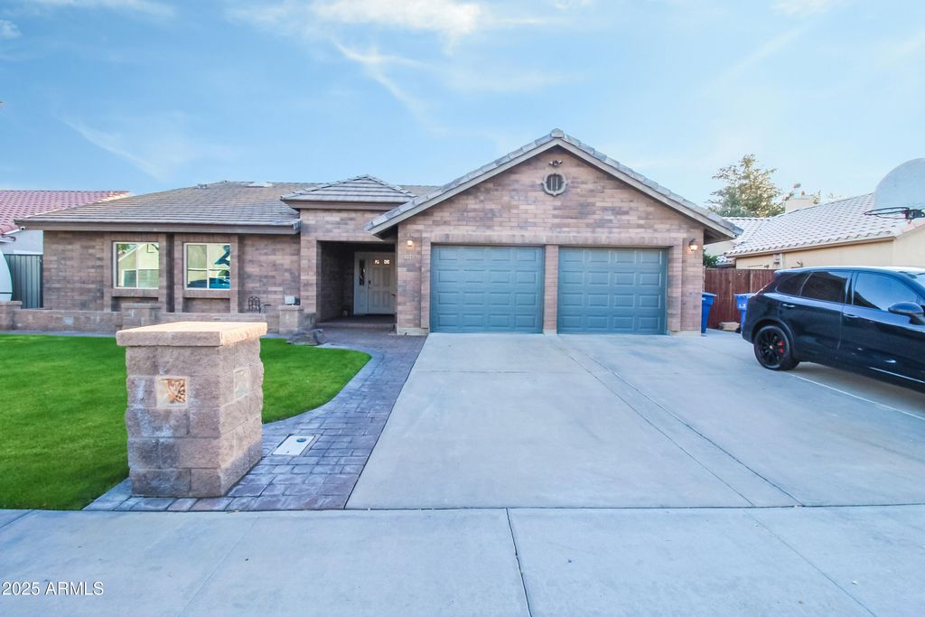 907 E SAN REMO Avenue, Gilbert, AZ 85234