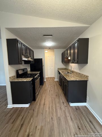 9738 MEADOW DR, Converse, TX 78109