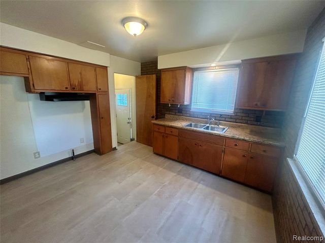 778 4th Avenue, Pontiac, MI 48340