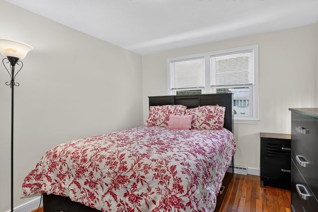 7 Alcine Ln, Burlington, MA 01803
