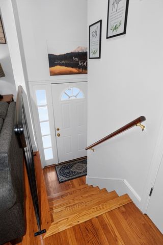 7 Alcine Ln, Burlington, MA 01803