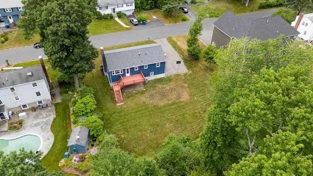 7 Alcine Ln, Burlington, MA 01803