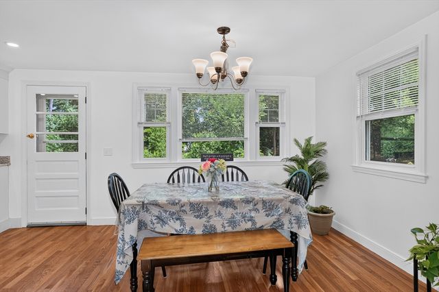 7 Alcine Ln, Burlington, MA 01803