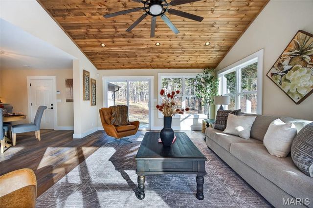 13556 Rustic Valley Drive, Wright City, MO 63390