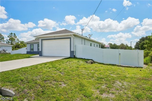 910 Richmond AVE N, Lehigh Acres, FL 33972