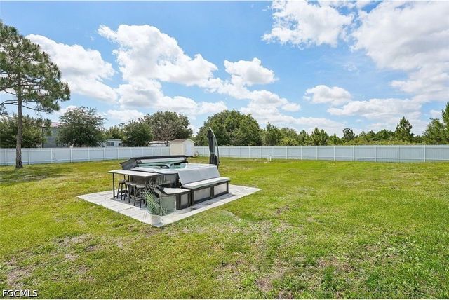 910 Richmond AVE N, Lehigh Acres, FL 33972