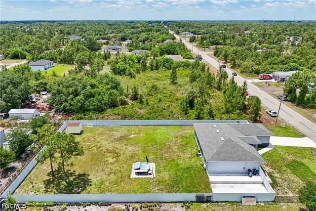 910 Richmond AVE N, Lehigh Acres, FL 33972