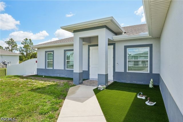 910 Richmond AVE N, Lehigh Acres, FL 33972