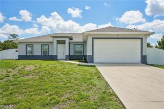 910 Richmond AVE N, Lehigh Acres, FL 33972