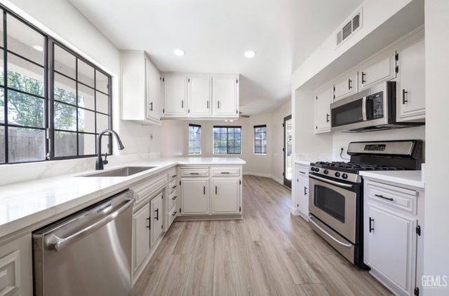 3800 Northgate Drive, Bakersfield, CA 93306