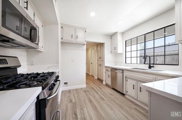 3800 Northgate Drive, Bakersfield, CA 93306