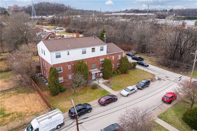 1111 Overland, Duquesne, PA 15110