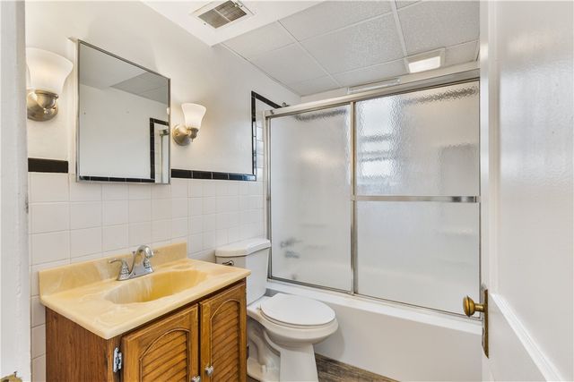 1111 Overland, Duquesne, PA 15110