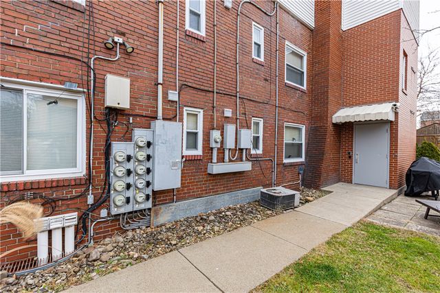 1111 Overland, Duquesne, PA 15110